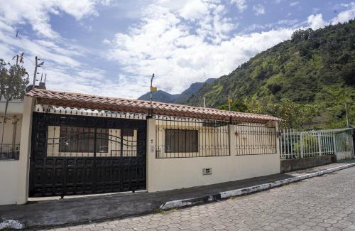 Banos de Agua Santa Casa | Casita Linda Baños