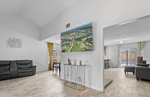 Palmdale Casa | Casita Oasis near major highways, spa, newly remodeled.