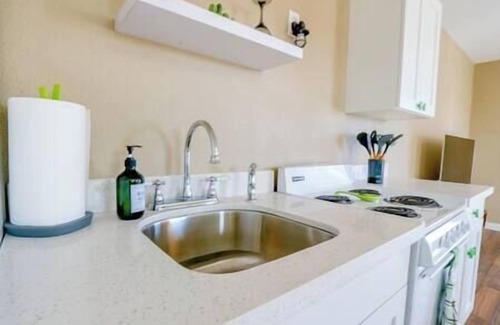 Surprise Casa | Casita on the Ranch with Pool and hot tub!