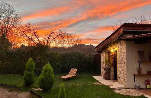 El Berrueco Casa | Casita Rural de Campo con Jardín Privado
