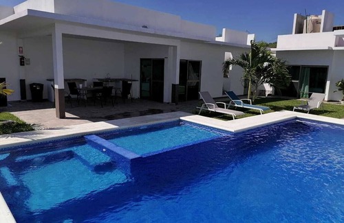 Playa Chachalacas Casa | Casita VG ¡El descanso qué mereces! A un costado de las impresionantes Dunas.
