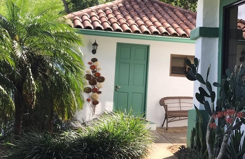 Jaramillo Cabaña | Casita acogedora con una vista impresionante del Volcán Barú, ubicada en exuberantes jardines tropicales