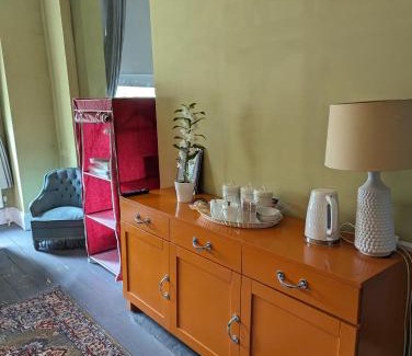 Ealing Casa | Caspian Hotel