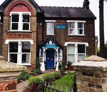 Ealing Casa | Caspian Hotel