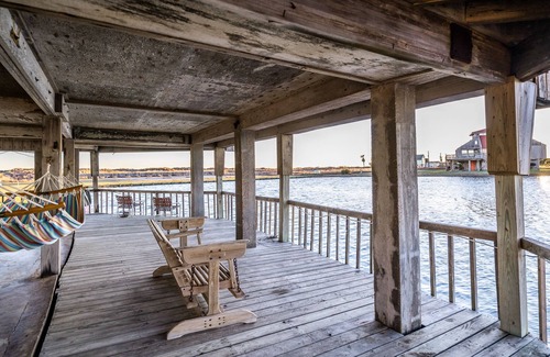 Matagorda Condominio | Cassie's Cove is a perfect multi family getaway