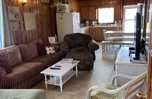Atlantic Beach Cabaña | "Castaways" Atlantic Beach Family Fun Cottage