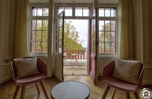 Montmerle-sur-Saone Casa | Castel DE Valrose - Montmerle SUR Saone