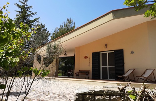 Andria Villa | Castel del Monte Villa de los membrillos