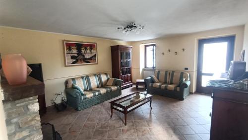 Pietra De' Giorgi Casa | Castellato Country House