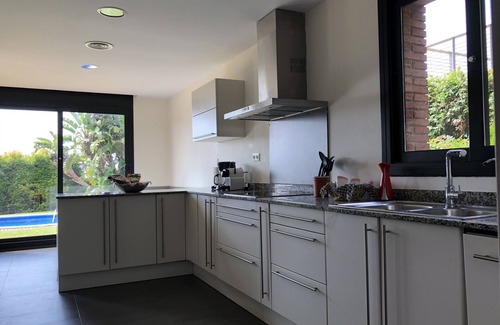 Castelldefels Casa | Castelldefels : Casa con piscina y jardín privado