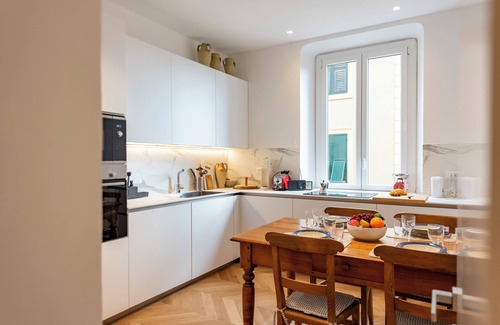 Castelletto Apartamento | Castelletto House Genova City Center, Genova, Italy