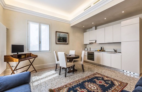 Castello Apartamento | Castello 2 Bedroom Apartment with Amazing Canal View
