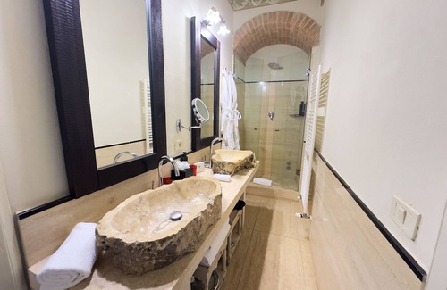 Montalcino Hotel | Castello di Velona Resort Thermal SPA & Winery