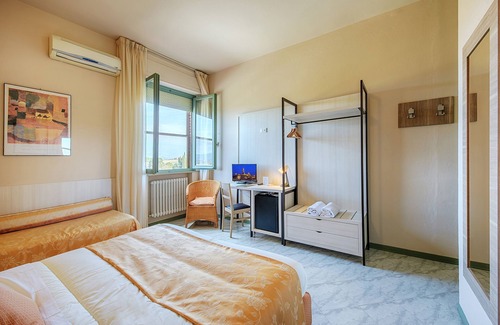 Sovicille Hotel | Castello