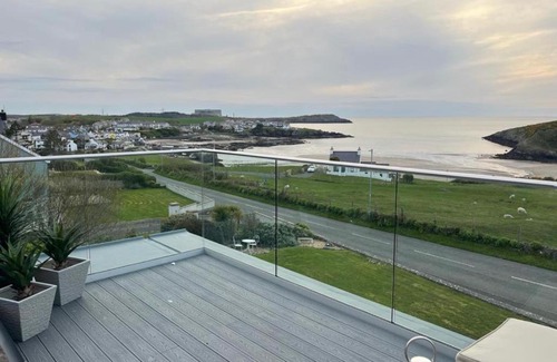 Cemaes Bay Cama Y Desayuno | Castellor Bed & Breakfast