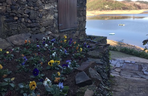 Nossa Senhora do Pranto Casa | Castelo de Bode - Casa por el agua