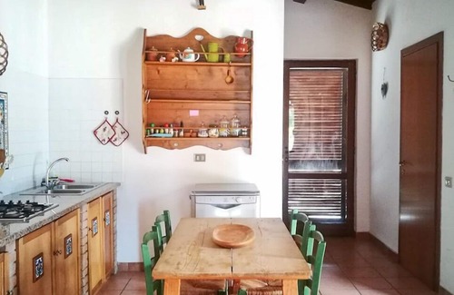 Castiadas Villa | Castiadas, típica villa privada sarda con piscina y jardín.