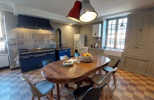 Farges-Allichamps Casa | castle 14 people with 6 bedroom near Bourges