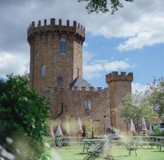 Sibford Gower Hotel | Castle At Edgehill