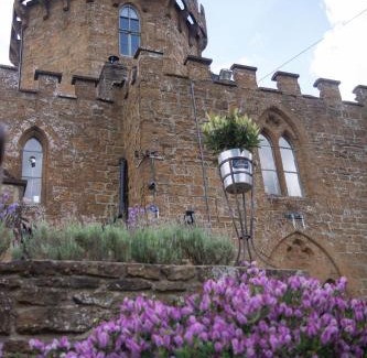 Sibford Gower Hotel | Castle At Edgehill