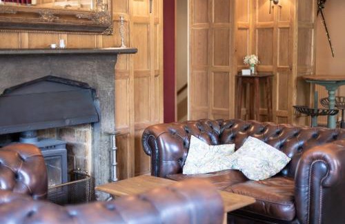 Sibford Gower Hotel | Castle At Edgehill