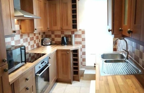 Rayleigh Cabaña | ⭐ Castle Cottage Rayleigh: 3 Bedroom House Self Catering ⭐