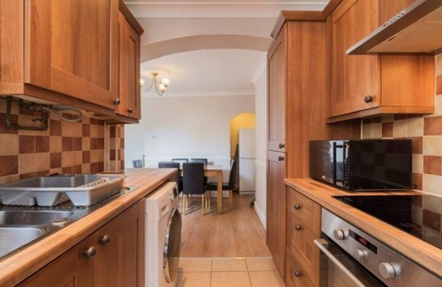 Rayleigh Cabaña | ⭐ Castle Cottage Rayleigh: 3 Bedroom House Self Catering ⭐