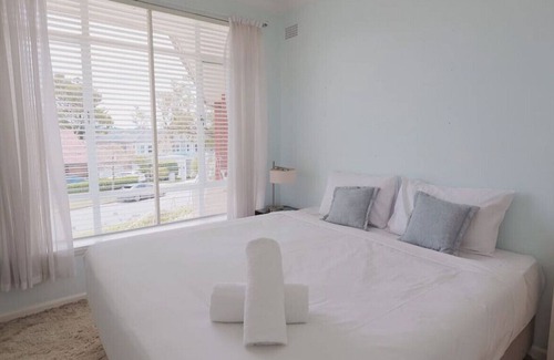 Castle Cove Casa | Castle Cove · Cove Pearl 4 Bedroom Family Stays