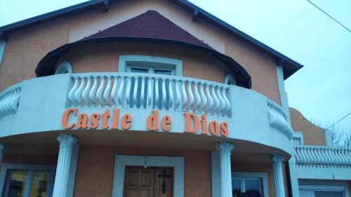 Novi Sad Casa | Castle de Dios