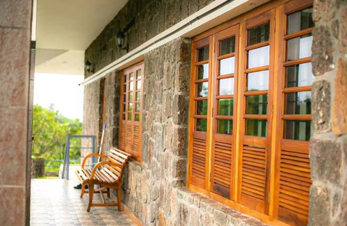 Vagamon Casa | Castle of Stones