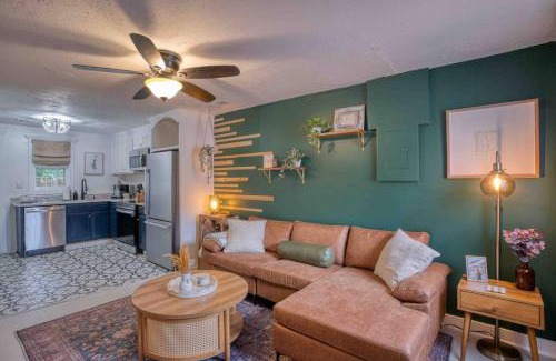 Wilmington Casa | Castle Steet Retreat - The Rustic Whiskey