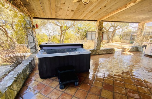 Fischer Casa | ¡MILLONES DE DATOS DE $! 50 acres privados, viñedos, olivos, lavanda y mascotas ¡Bienvenido!