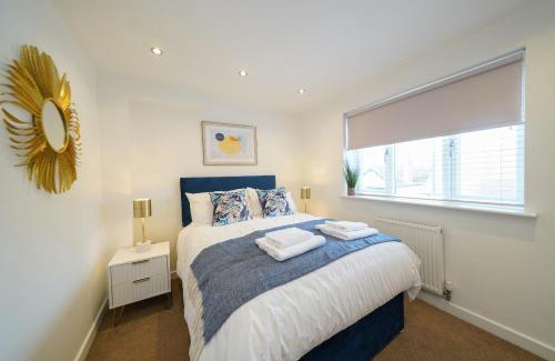 Kenilworth Apartamento | Castle Townhouse Kenilworth - Private Parking - 24 Hr Gym Access - Town Centre