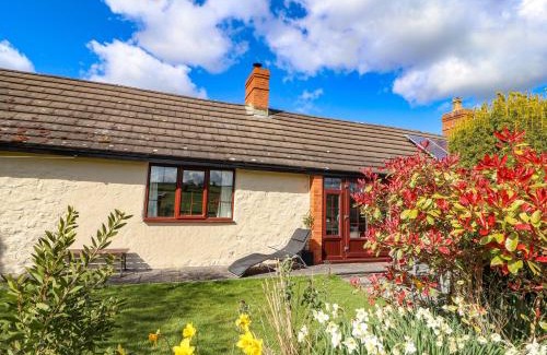 Llanychan Casa | Castle View Cottage