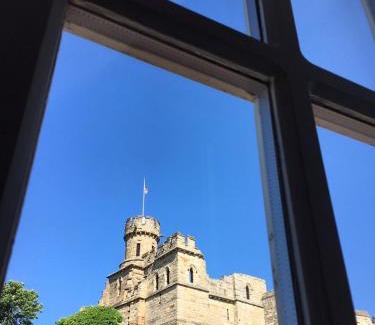 Lincoln Casa | Castle View Cottage