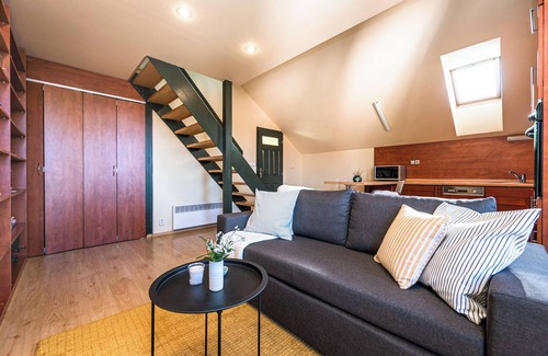 Josefov Apartamento | Castle View Loft – Cozy Top Floor Apartment in Prague Old Town