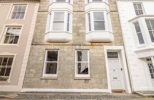 Marazion Cabaña | CASTLE VIEW, pet friendly, country holiday cottage in Marazion