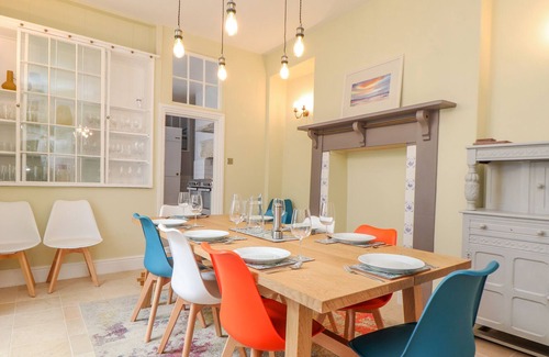 Marazion Cabaña | CASTLE VIEW, pet friendly, country holiday cottage in Marazion