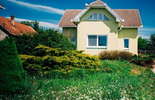 Krasnohorske Podhradie Casa | Castle Village Apartment