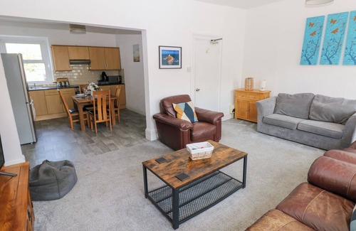 Mumbles Cabaña | CASTLEVIEW COASTAL COMFORT, pet friendly in Mumbles