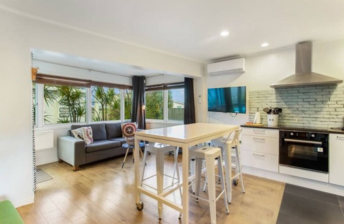 Castor Bay Apartamento | Castor Bay Escape | Auckland Seaside Suburb | Pool