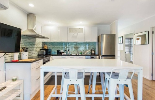 Castor Bay Apartamento | Castor Bay Escape | Auckland Seaside Suburb | Pool