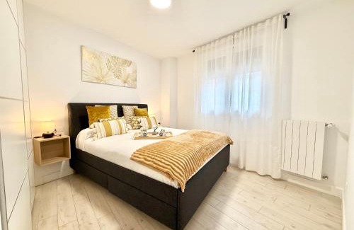 Castro Urdiales Apartamento | Castro Holidays - Apto B Nuevo Céntrico con Garaje Gratis