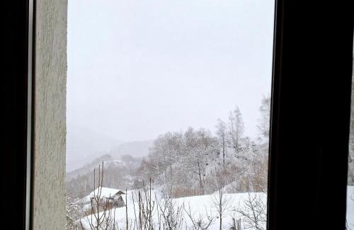 Lopatari Casa | Casuta de sub munte