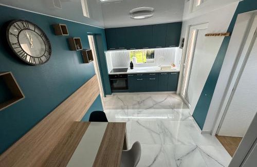 Roma Casa | Casuta din livada