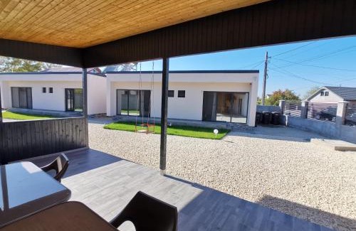 Corbu Casa | Casutele Amaliei