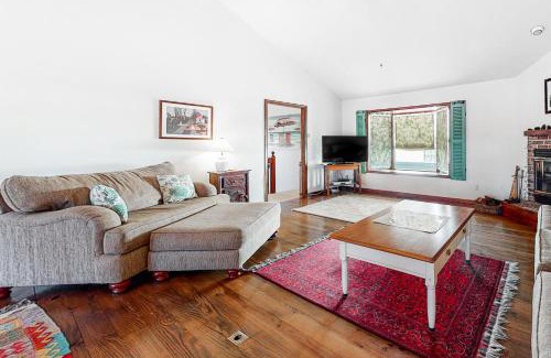 Cat Hill Casa | Cat Hill - 436 Tamarack