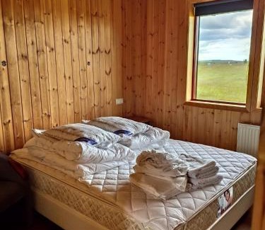 Hraunvellir Casa | CAT LOVERS ONLY! Bright and Peaceful Cabin with Views & Hot Tub