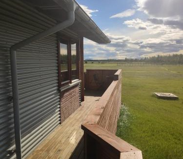 Hraunvellir Casa | CAT LOVERS ONLY! Bright and Peaceful Cabin with Views & Hot Tub