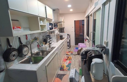 Thap Yao Casa | Cat 's lover townhouse Suvannabhumi Airport .